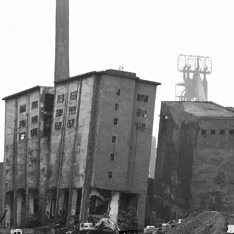 Esperanza Marrodán Ciordia. Entre el vacío y la memoria. La arquitectura frente al patrimonio industrial,
